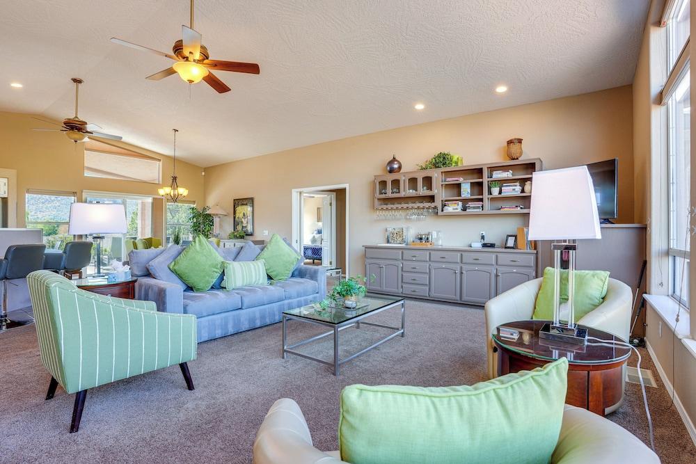 Covered Deck & Red Rock Views: Home in Sedona