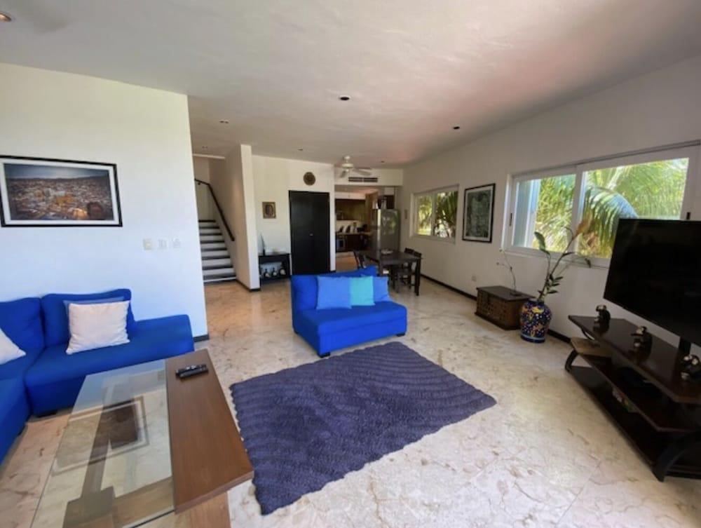 Bosque de los Aluxes by BVR