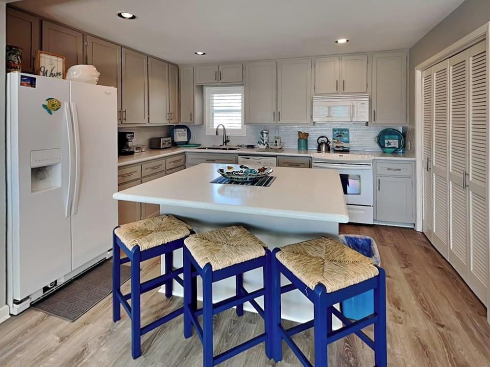 Pirates' View of the Sea by Ryson Vacation Rentals