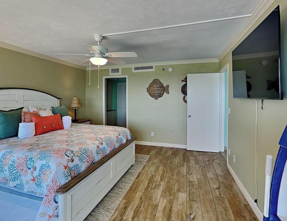 Oceanside Retreat 804 by Distinctive Beach Rentals
