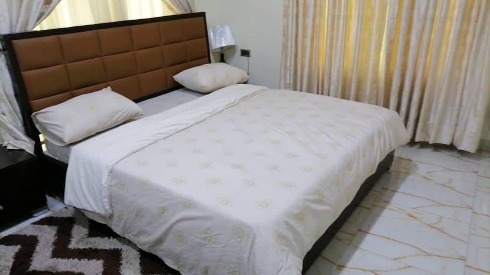 Stunning 2-bed Apartment in Lagos