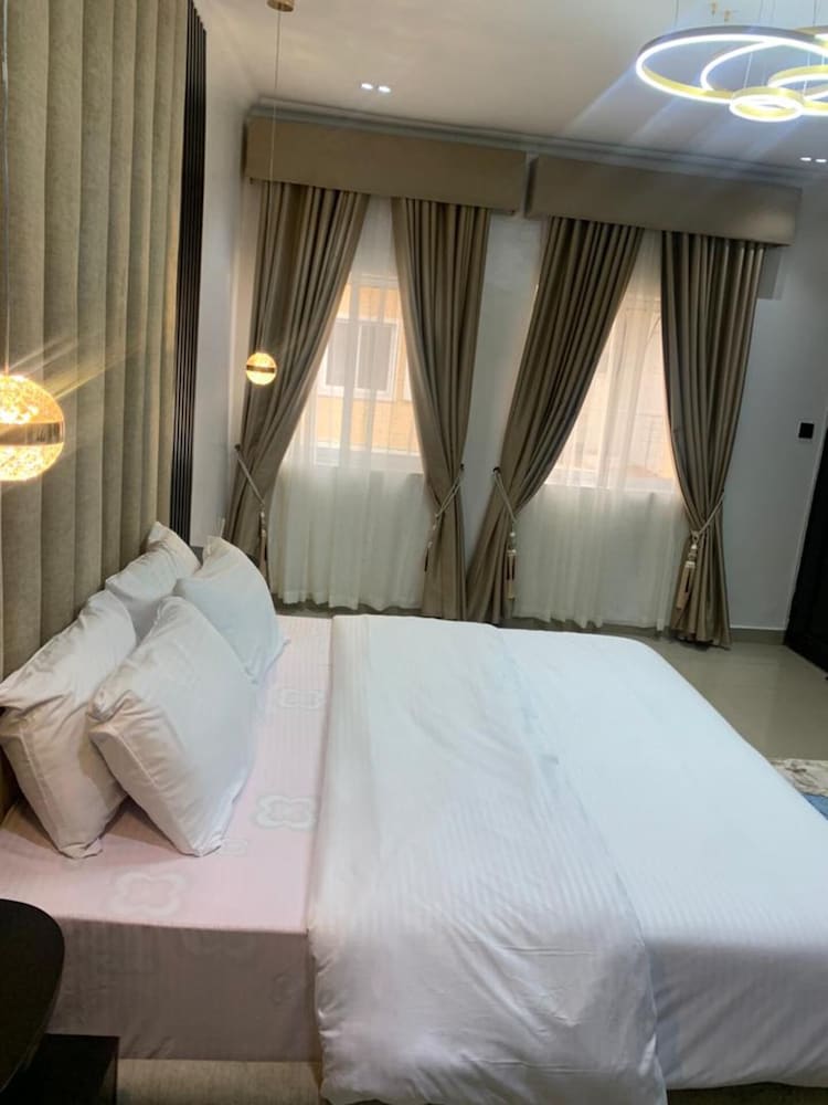 Captivating 3-bed Apartment in Ikeja