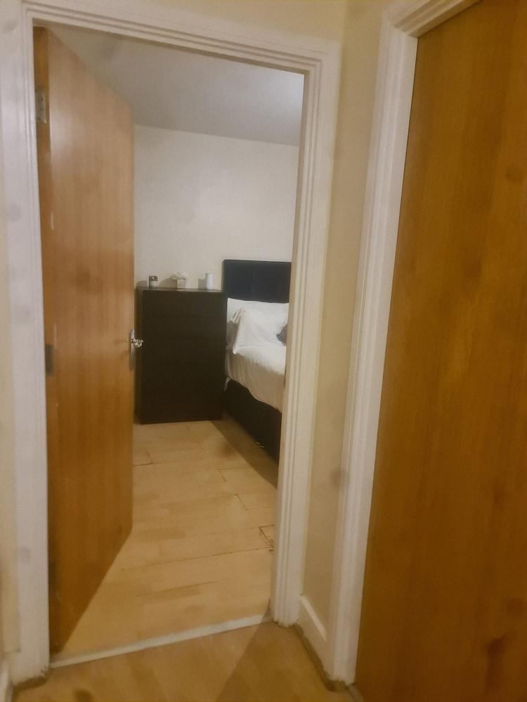 Remarkable 1-bed Apartment in Romford
