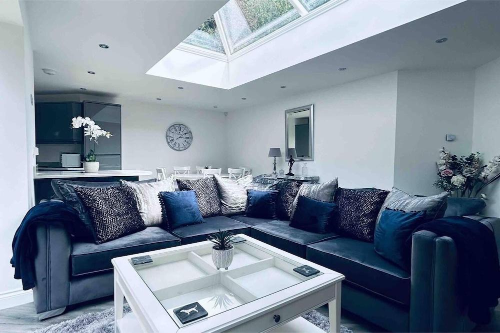 Stunning 3-bed Cottage, 15mins From Newcastle