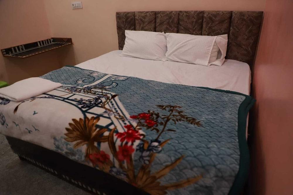 Shri Laddu Gopal Guest House