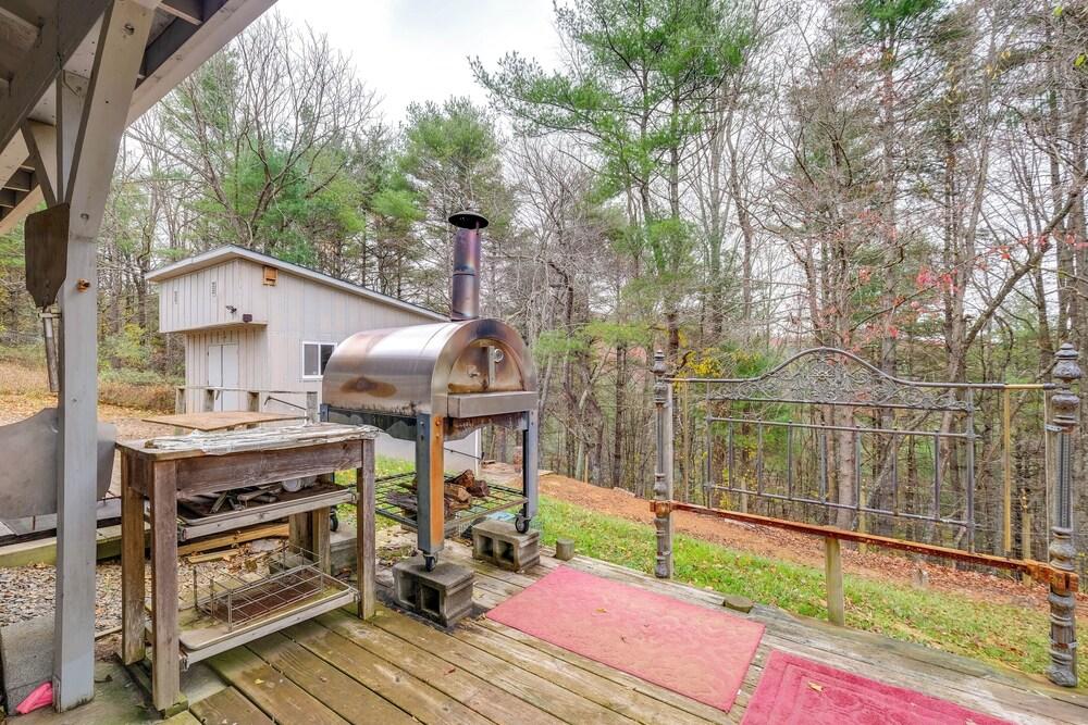 Pet-friendly Pilot Studio w/ Vineyard Views!