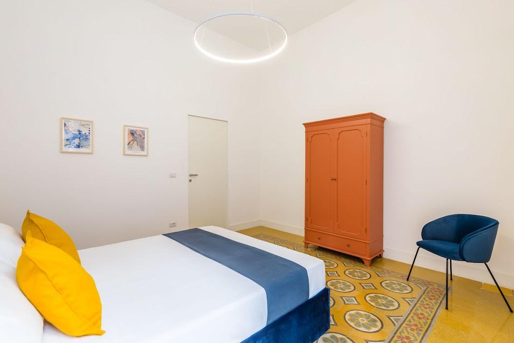 Piazza Amedeo Flat by Wonderful Italy