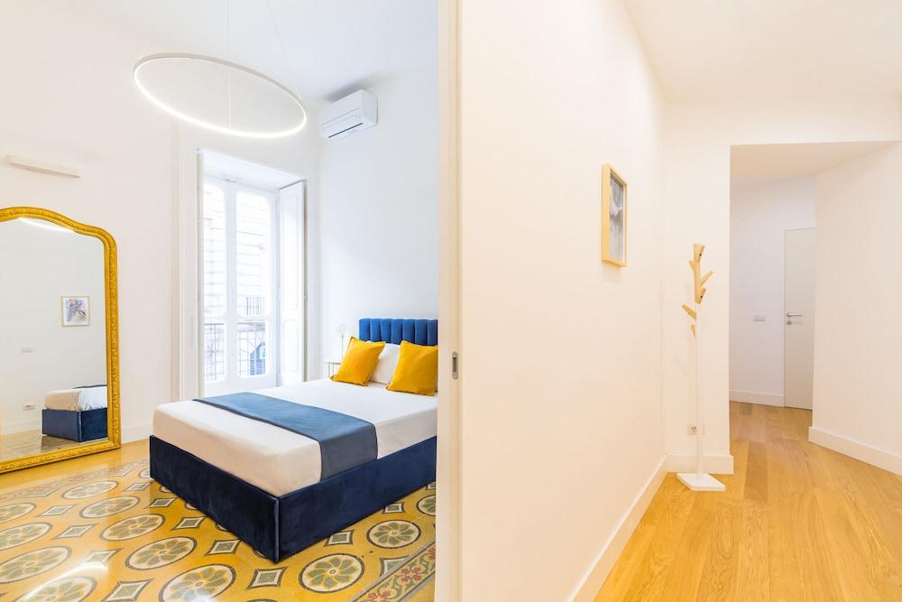 Piazza Amedeo Flat by Wonderful Italy