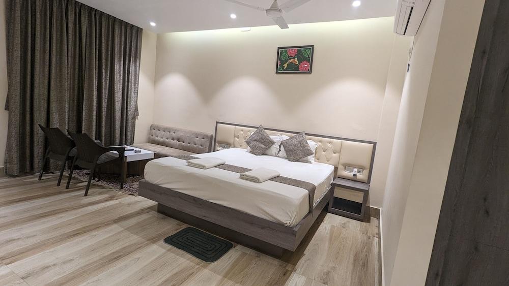 PARTH KING BEACH RESORT