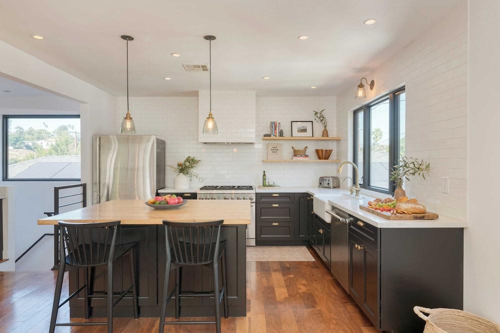 Silver Screen by Avantstay Luxe Backyard Escape