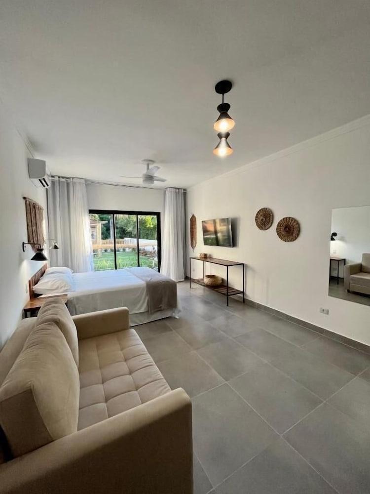 Santomar Guest House