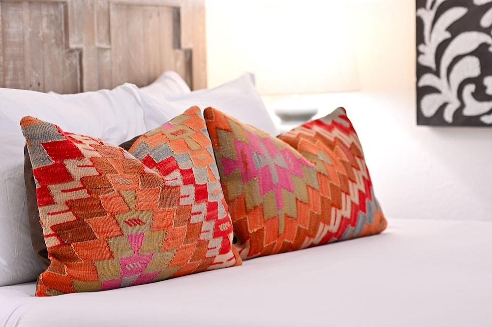 Tesuque Outpost 3 Suites Mountain Views