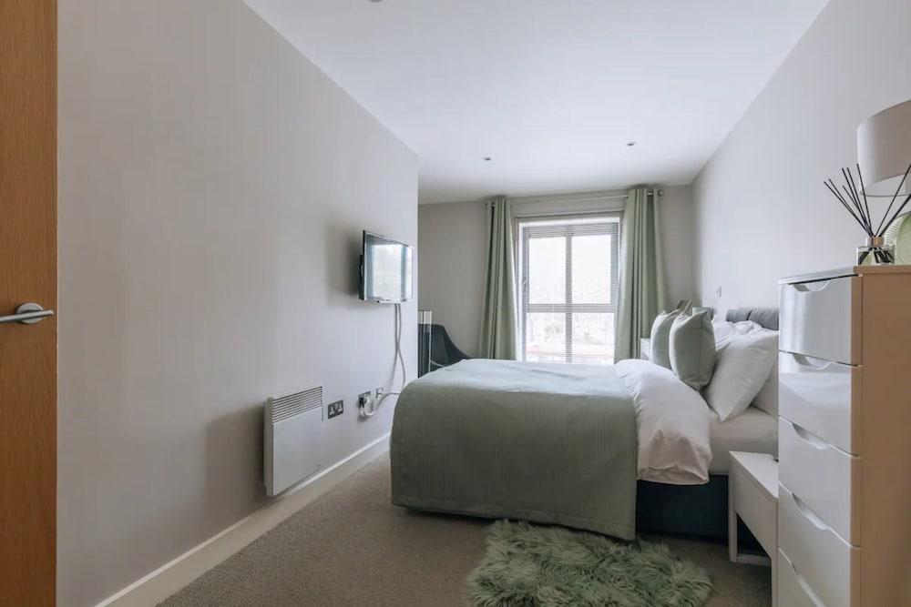 Contemporary 1BD Flat - Bristol City Centre!