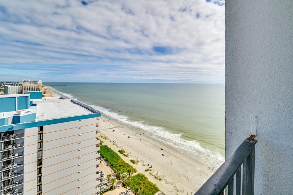 Oceanfront Myrtle Beach Condo w/ Balcony & Views!