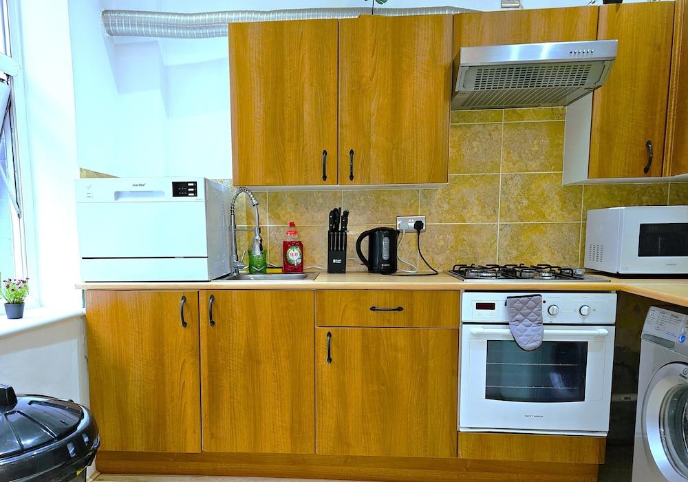 Botanic Apartment Central-Parking-sleep3