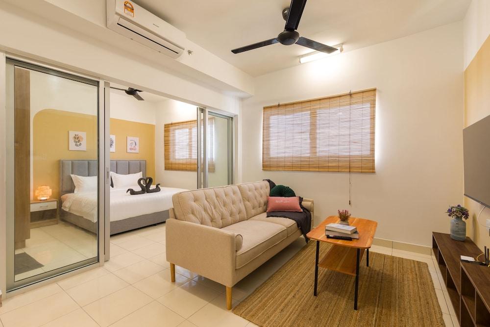 Alanis Sepang at Klia-Klia2