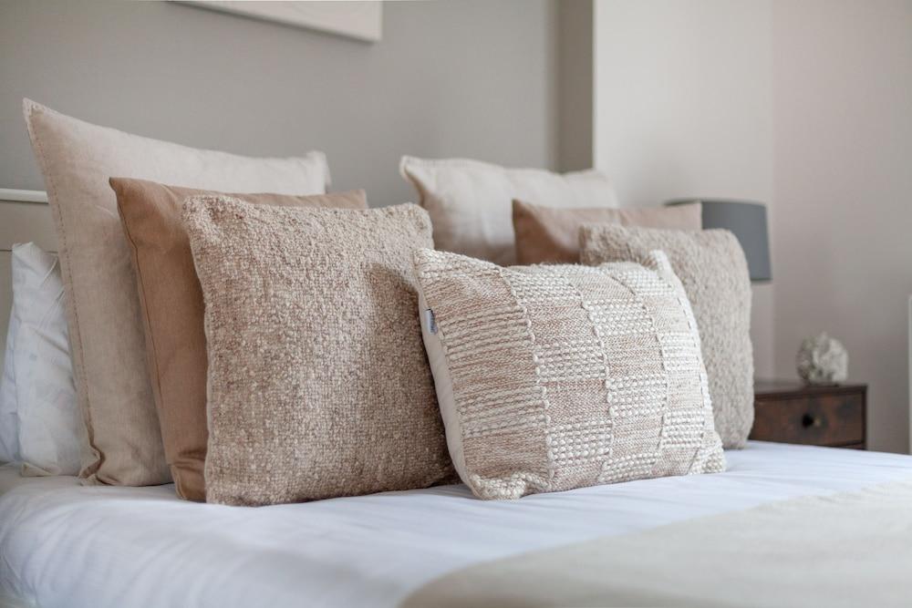 The Park Royal Collection