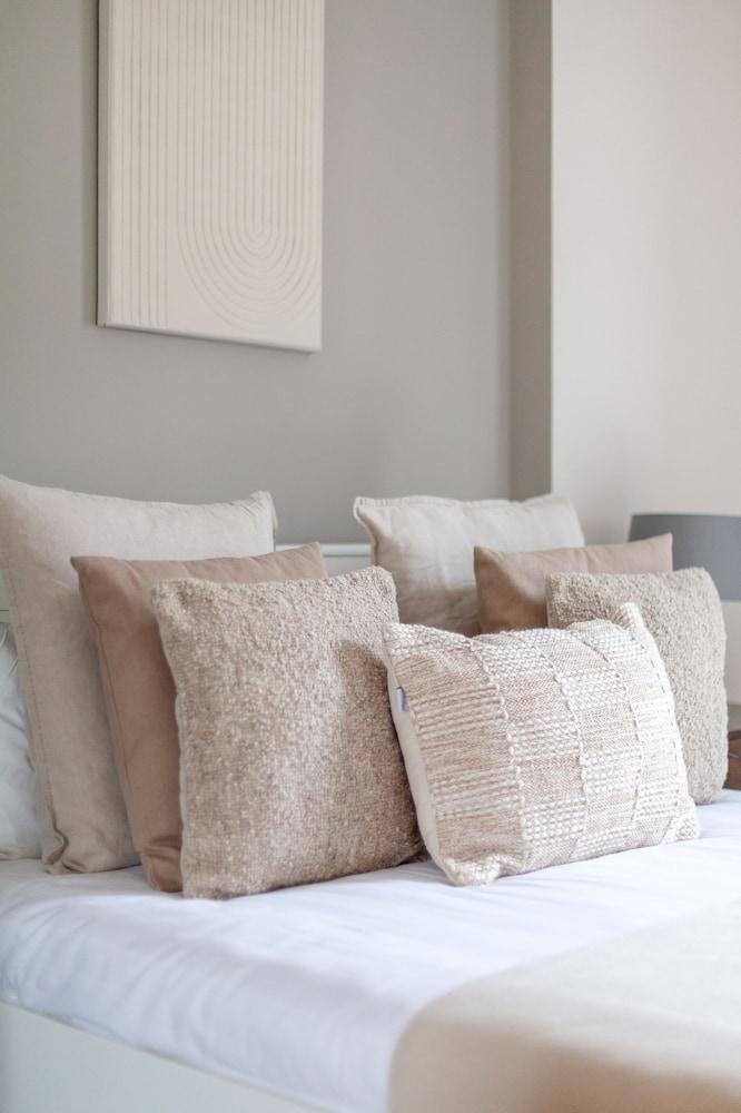 The Park Royal Collection