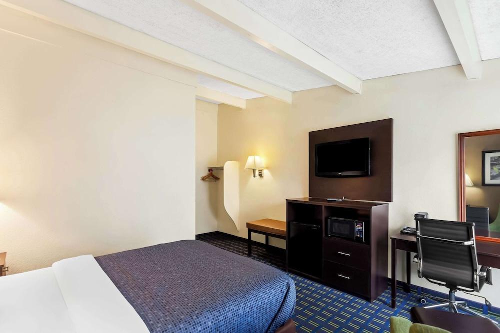 Econo Lodge Waynesboro - Skyline Drive