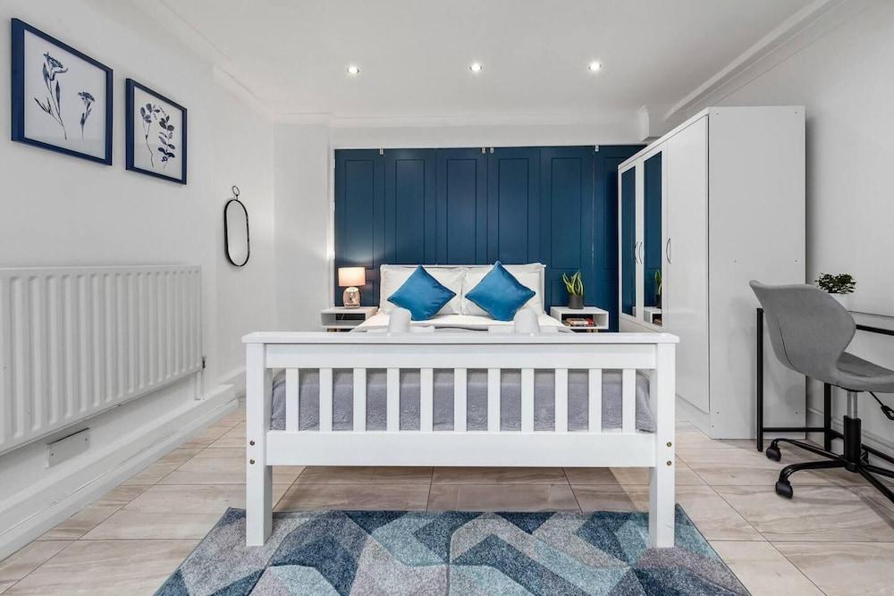 Serviced Flat Near Hyde Park Marble Arch W2 London