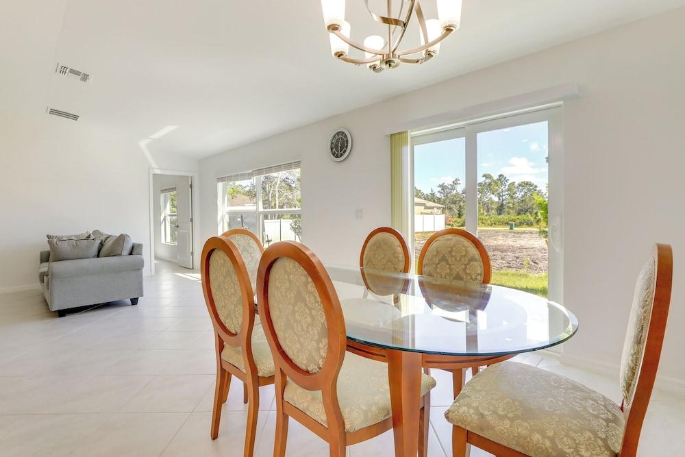 Bright Port Charlotte Home - 2 Mi to Beach!