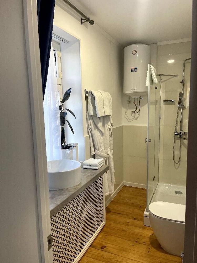 Family Guest House & Hostel