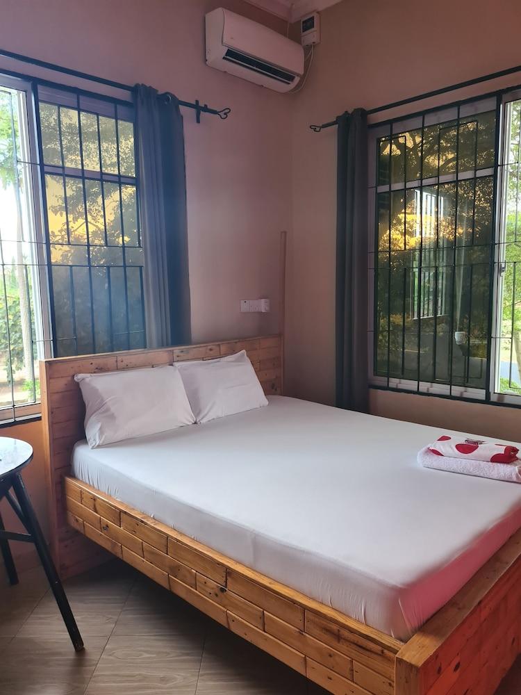 Kimyakimya Pub & lodge