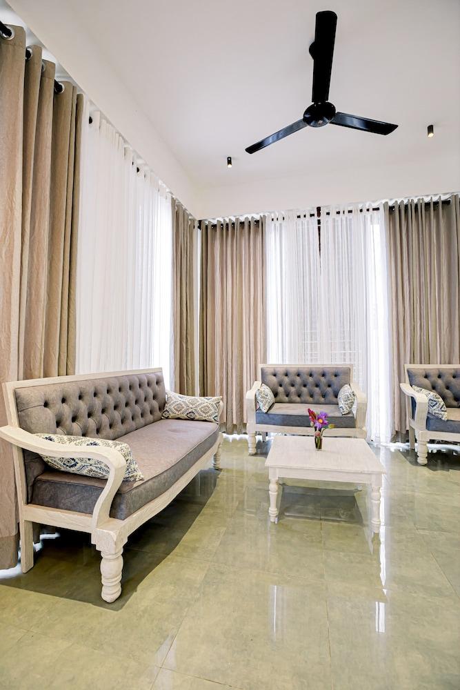 Emerald Bay Resort Mirissa