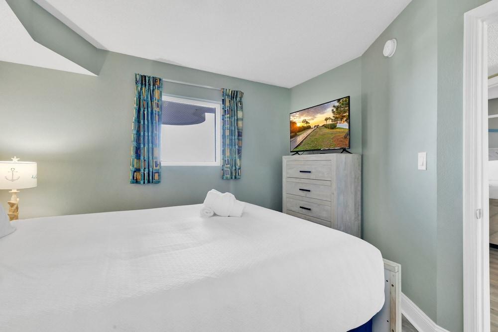 Baywatch Resort Oceanfront Dream Maker