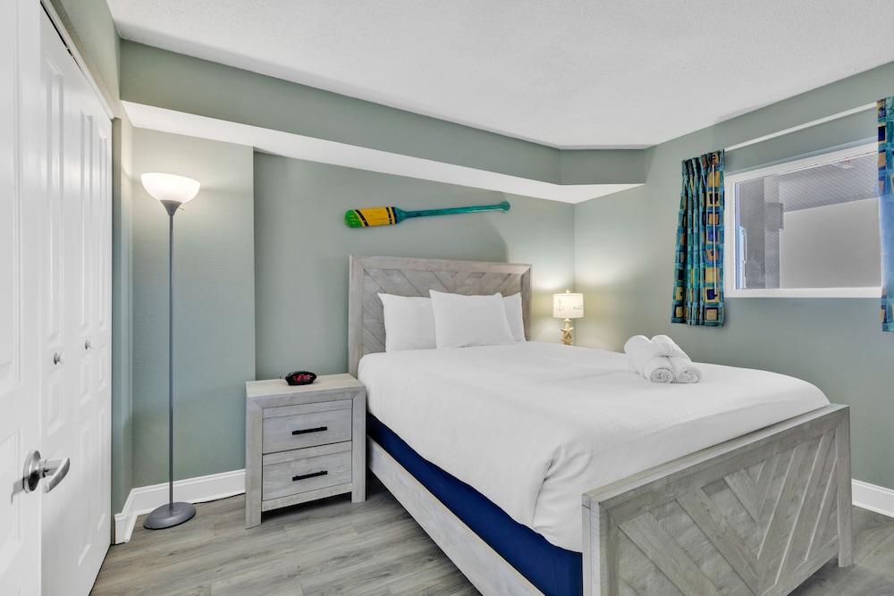 Baywatch Resort Oceanfront Dream Maker