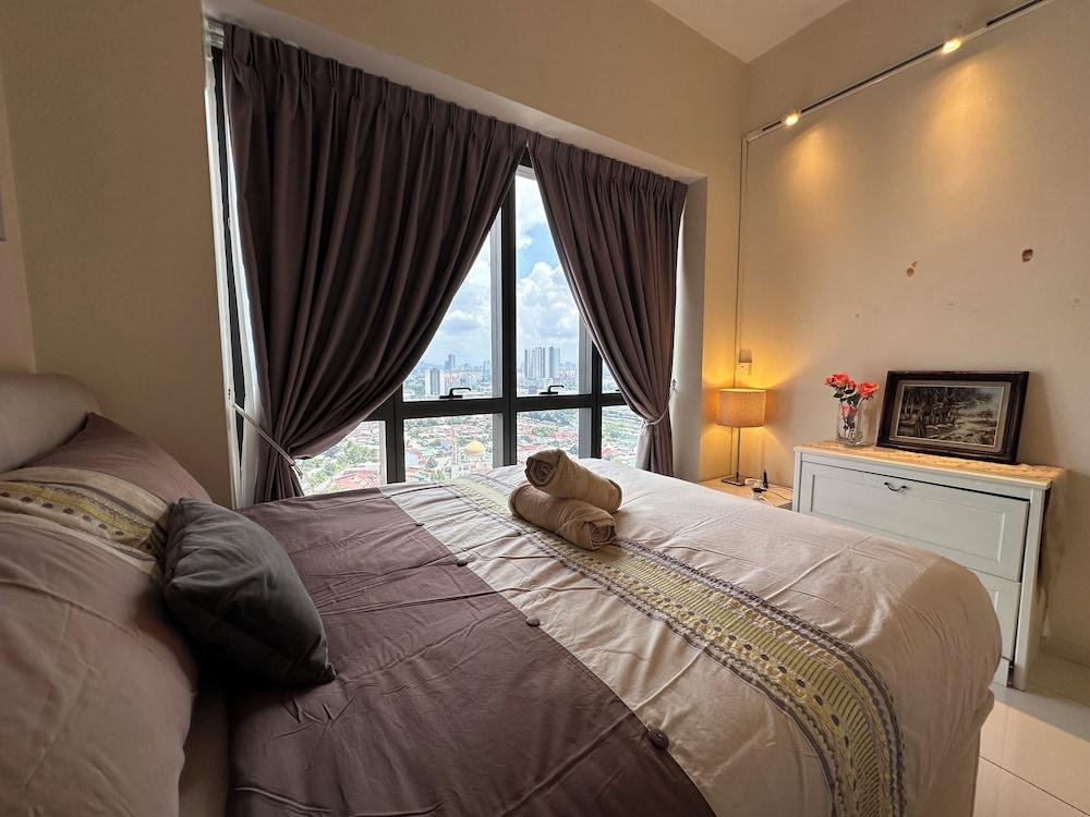 Premium Retreat Suite Icon City