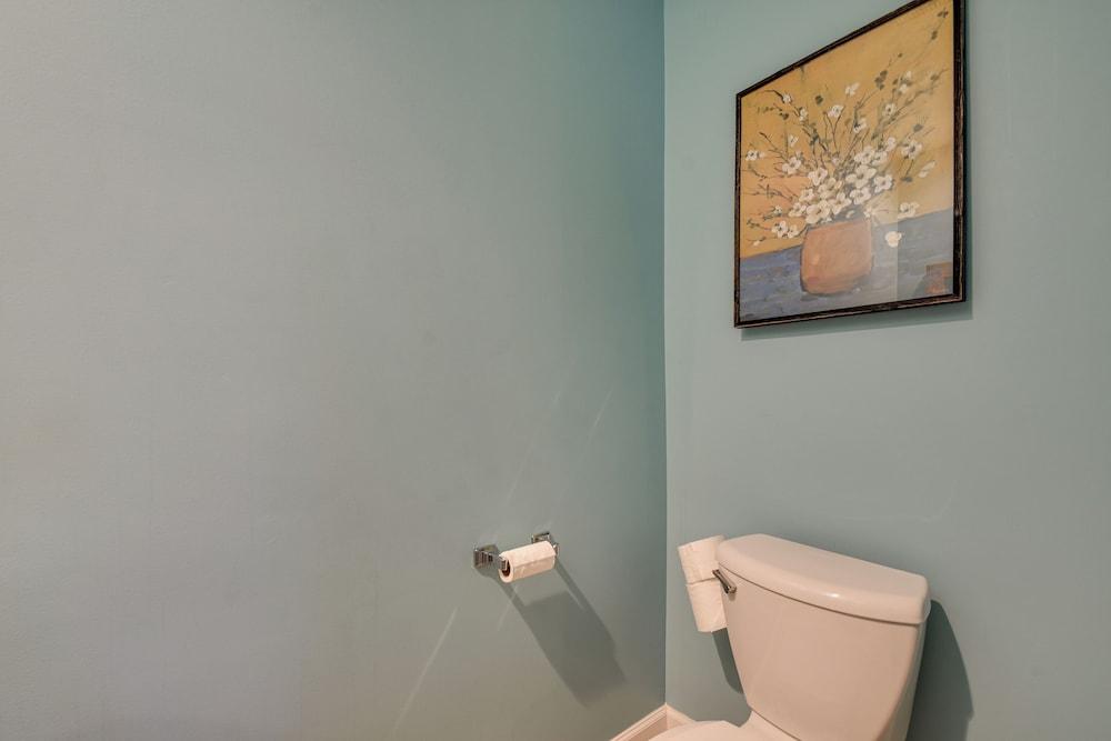 Large Home w/ Game Room, 4 Mi to Mississippi River