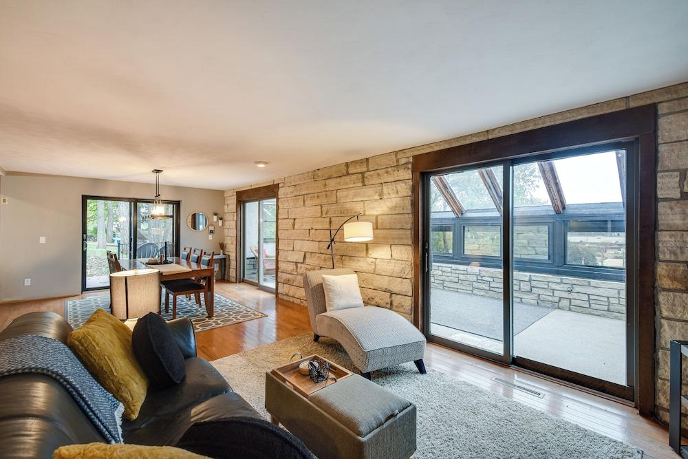 Large Home w/ Game Room, 4 Mi to Mississippi River