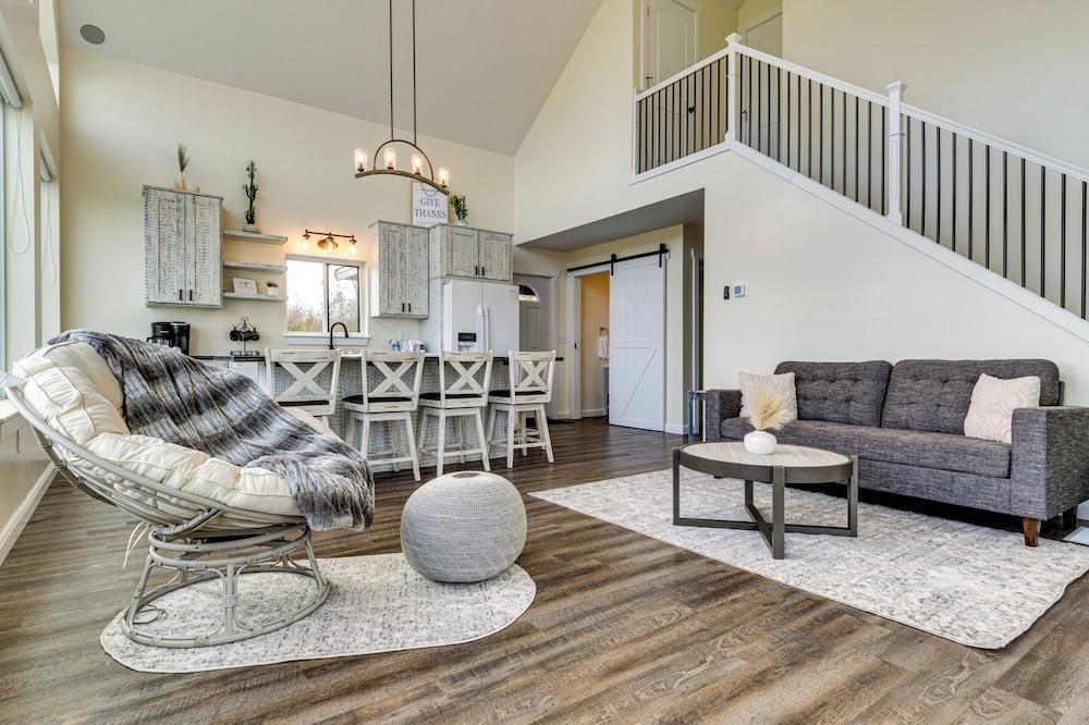 Exquisite Hagerstown Home With Deck & Gazebo!