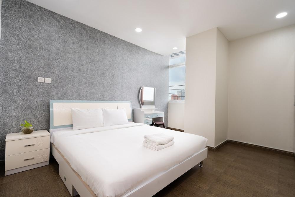 Tracy Ben Thanh Tower