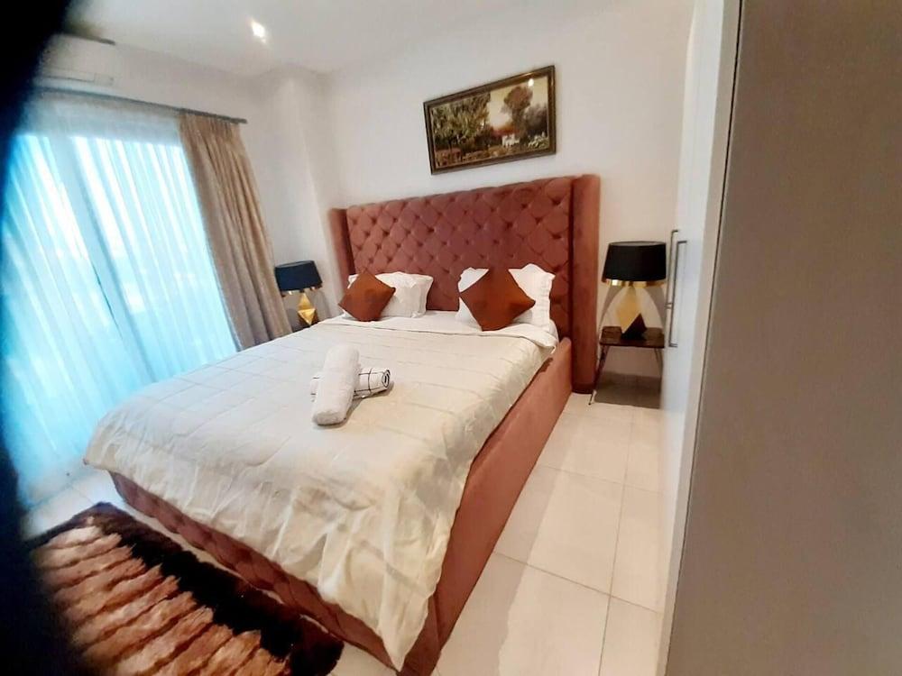 Immaculate Beauty Gem-5 Star Location- Pools - Gym