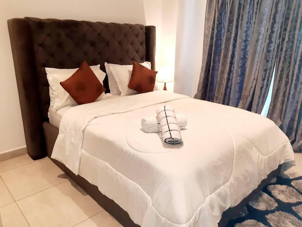 Immaculate Beauty Gem-5 Star Location- Pools - Gym