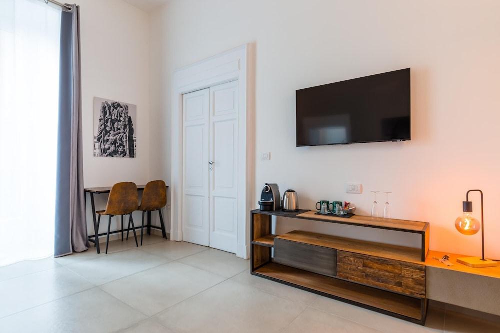 Partenope in Naples With 1 Bedrooms and 1 Bathrooms