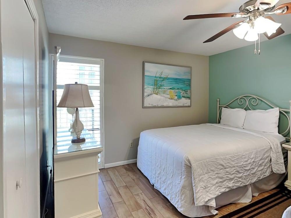 Edgewater Beach and Golf Resort IV