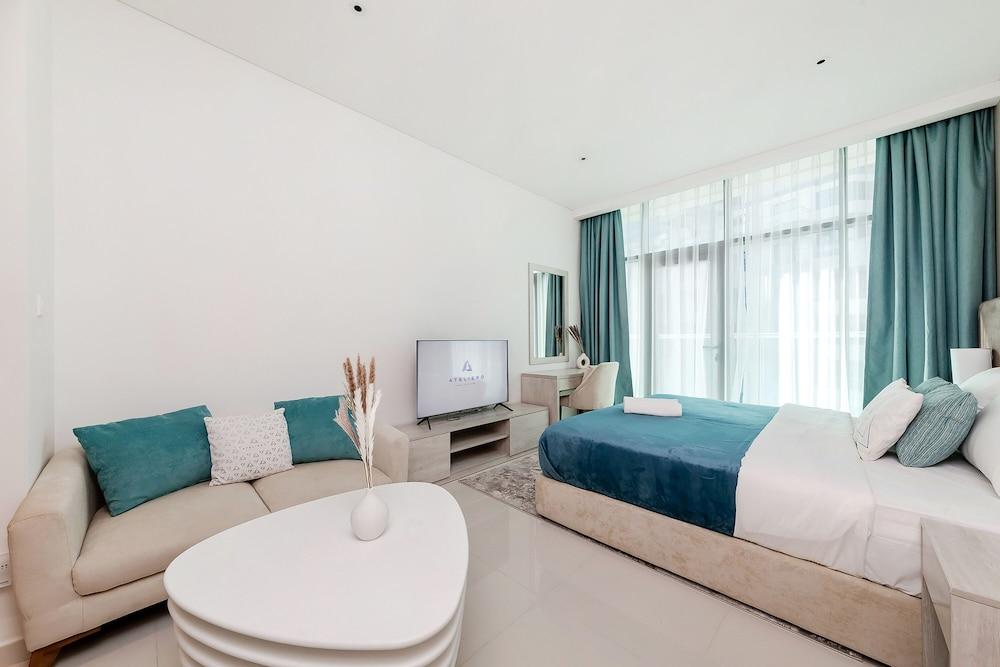 Modern studio on Palm Jumeirah