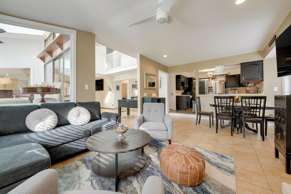 Cassopolis Vacation Home - Walk to Diamond Lake!