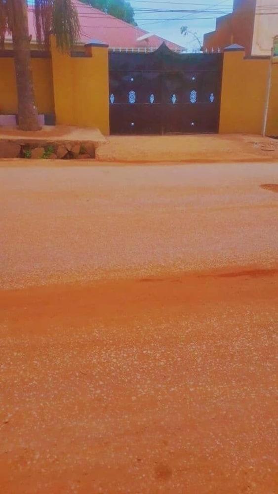 Kalifonia Guest House