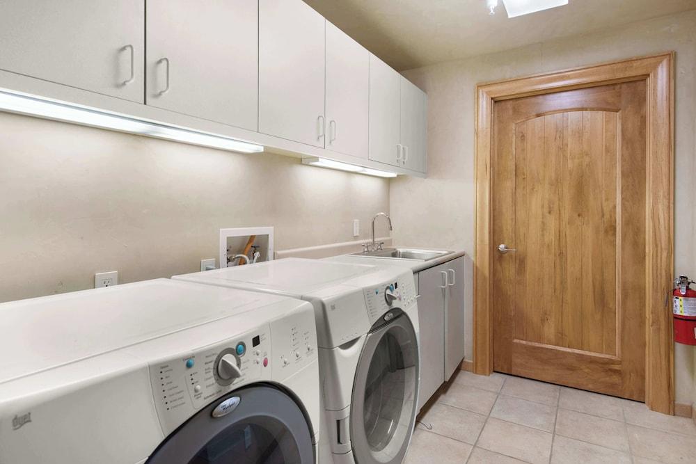 Two Creeks by Snowmass Vacations