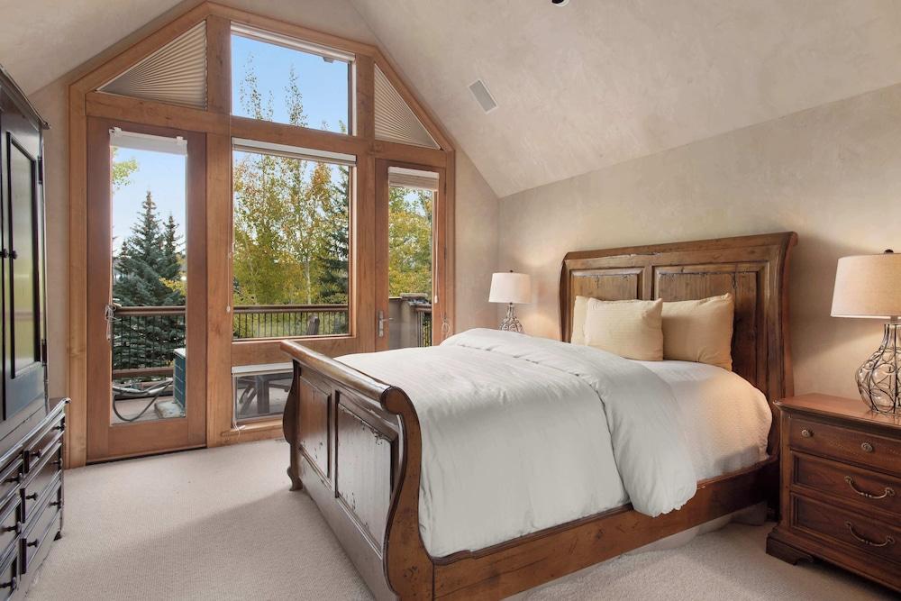 Two Creeks by Snowmass Vacations