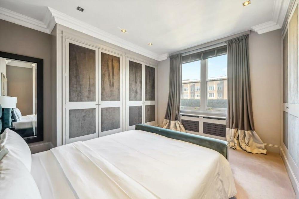 Knightsbridge Flat 3 Bed