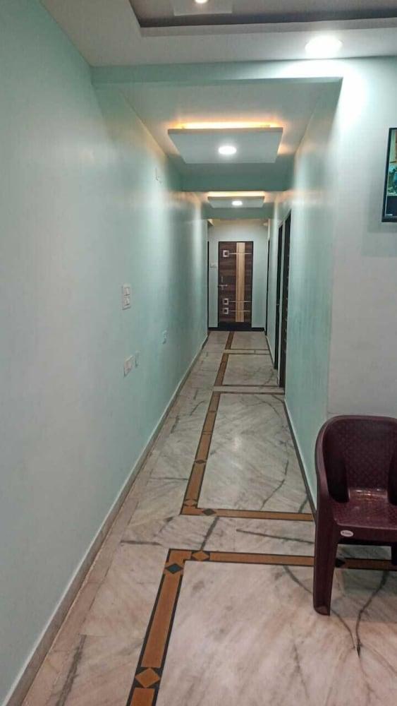 iROOMZ Lake View Palace