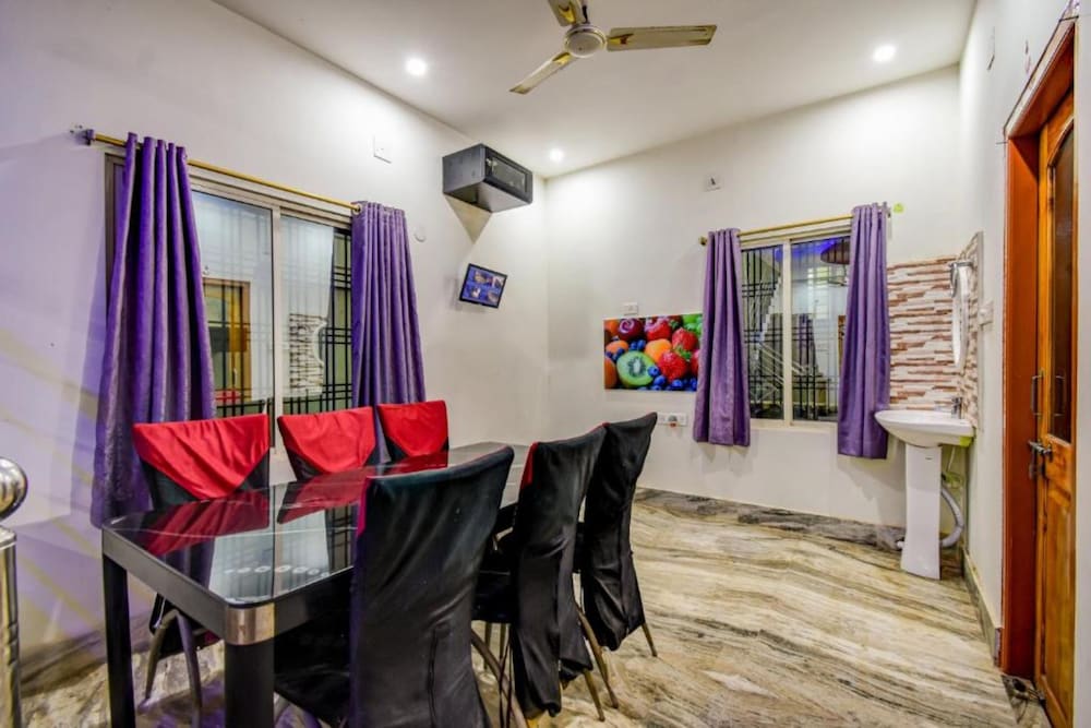 Goroomgo Moonlight Premium Bhubaneswar