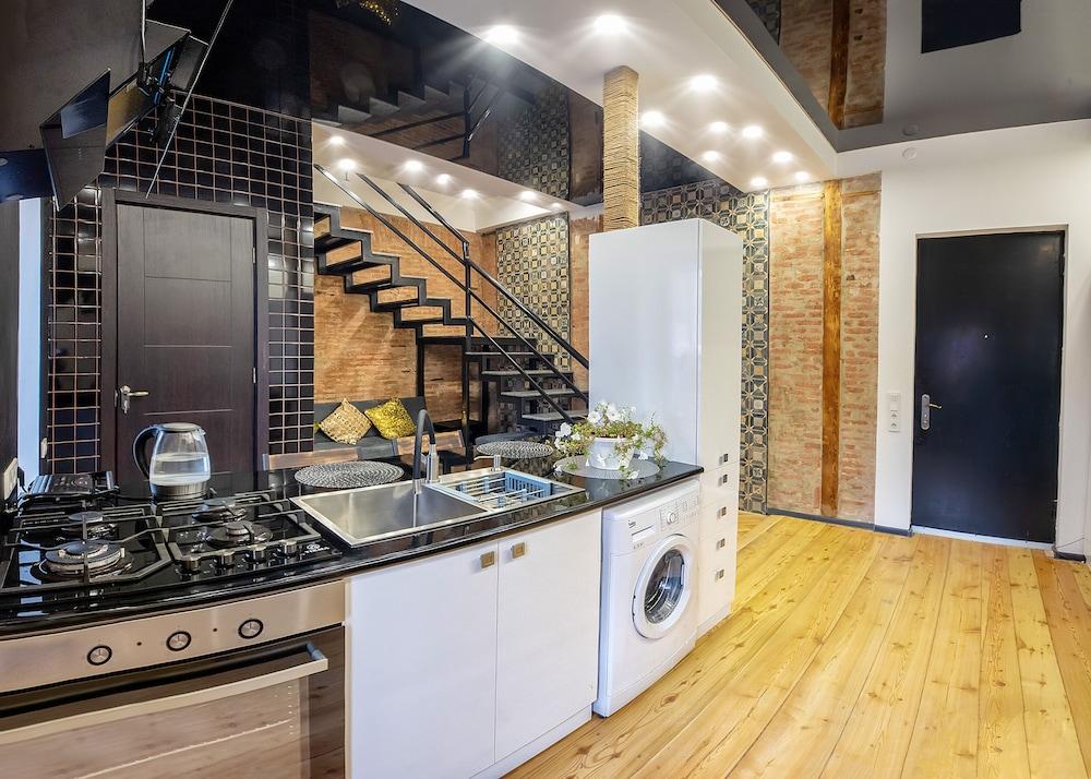 HB apartments Aghmashenebeli