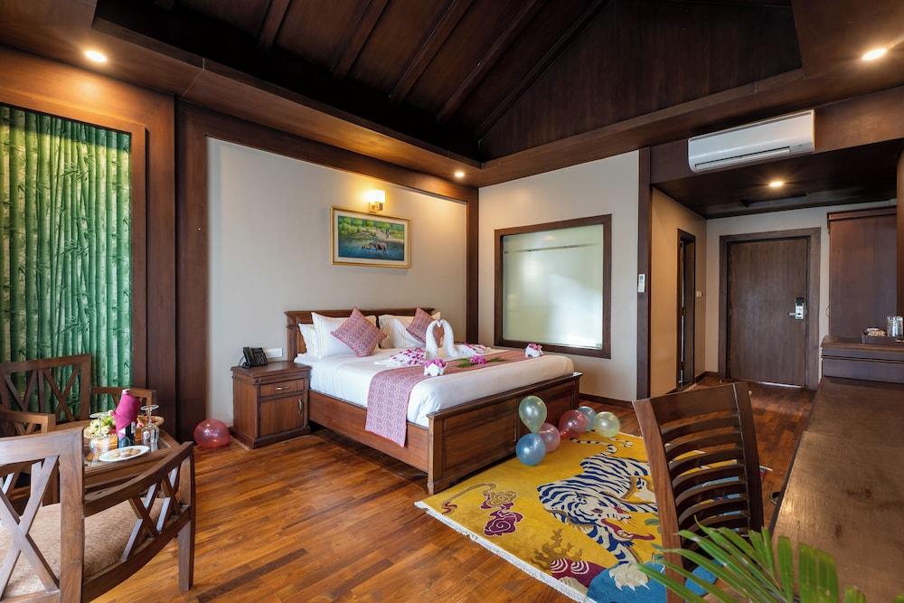 River Bank Jungle Resort