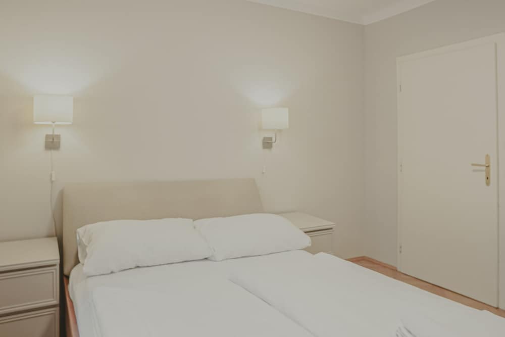 HeyMi Apartments Post